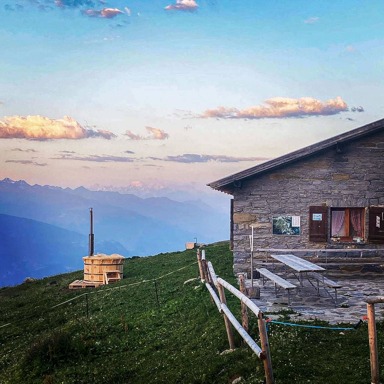 Varneralpe mit Hottube © Manfred Bayard I Varneralpe